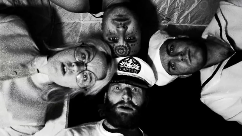 Ryland Brickson Cole Tews, Erick West, Daniel Long y Beulah Peters en lake-michigan-monster