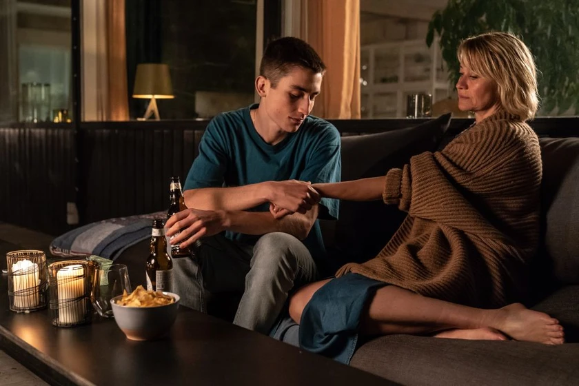 Trine Dyrholm y Gustav Lindh en reina-de-corazones