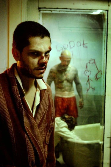 Daniel Louis Rivas y Robert LaSardo en junkie
