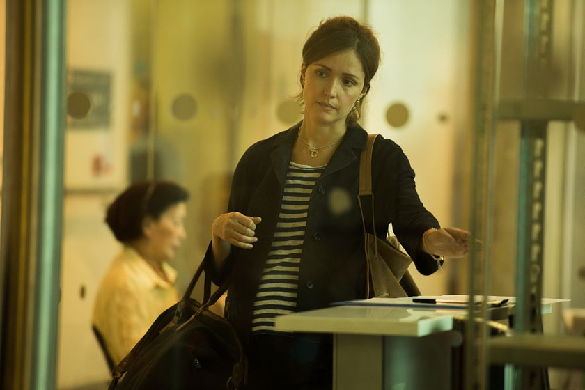 Rose Byrne en Juliet, Desnuda
