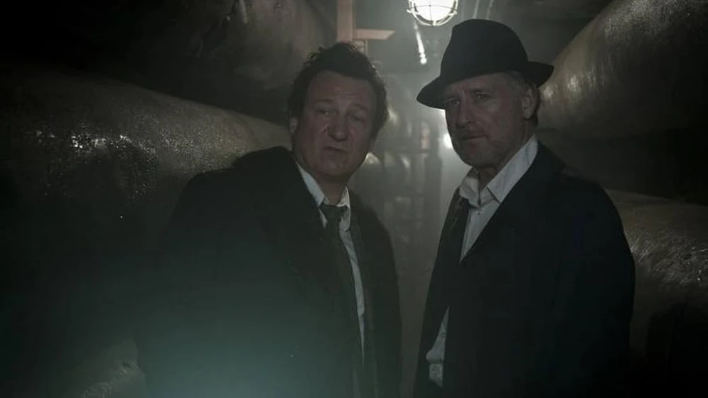 Bill Pullman y Robert Wieckiewicz en el-juego-mas-frio
