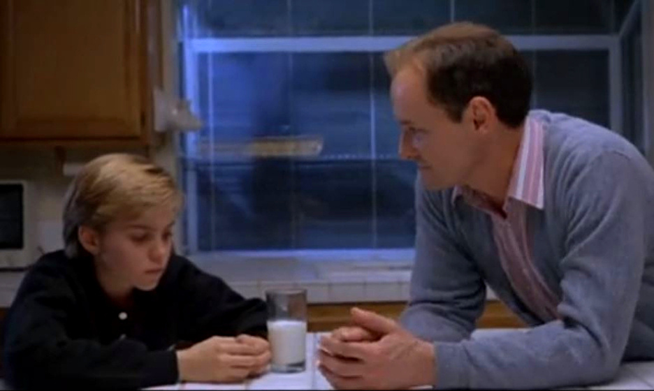 Terry O'Quinn y Jonathan Brandis en El Padrastro 2