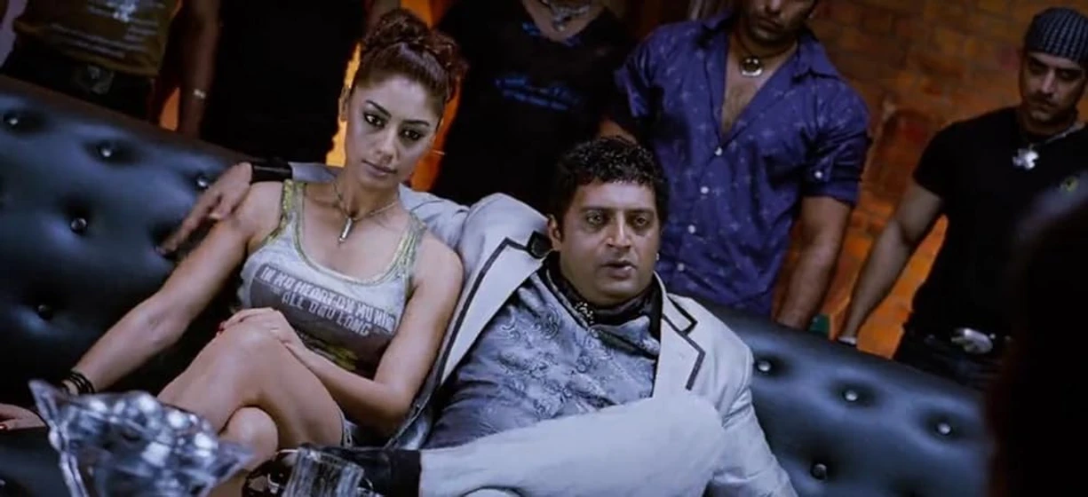 Prakash Raj y Maheck Chahal en wanted-2009