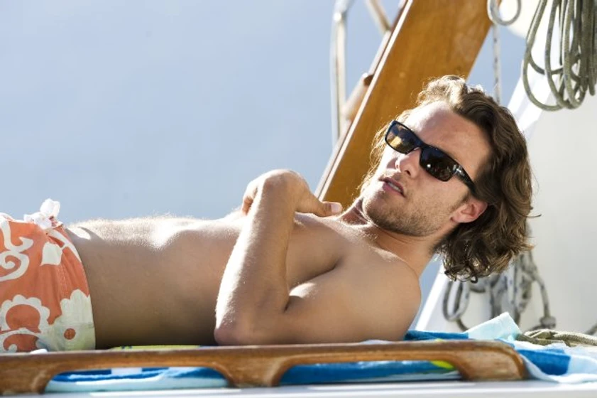Kyle Schmid en la-isla-del-miedo-2009