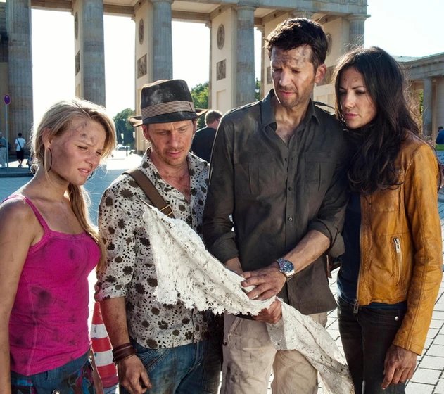 Kai Wiesinger, Fabian Busch, Bettina Zimmermann y Sonja Gerhardt en el-codigo-de-carlomagno-la-lanza-sagrada