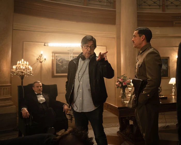 Alberto San Juan, Manuel Gómez Pereira y Mario Casas en la-cena-2025 (Rodaje)