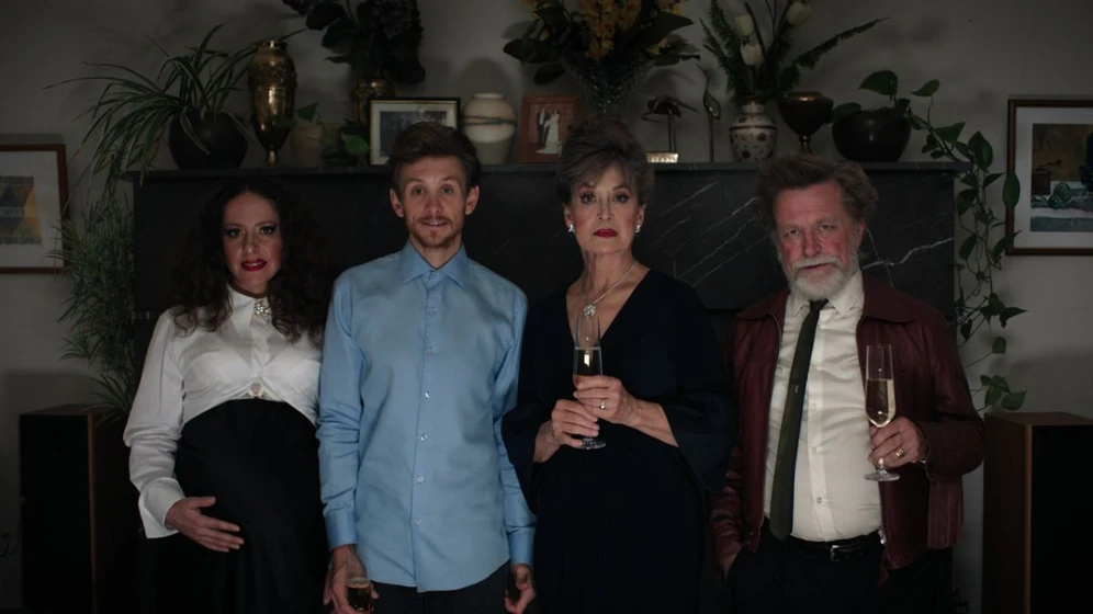 Michael Hurst, Linda Cropper, Travis Jeffery y Maria Angelico en birthright-2025