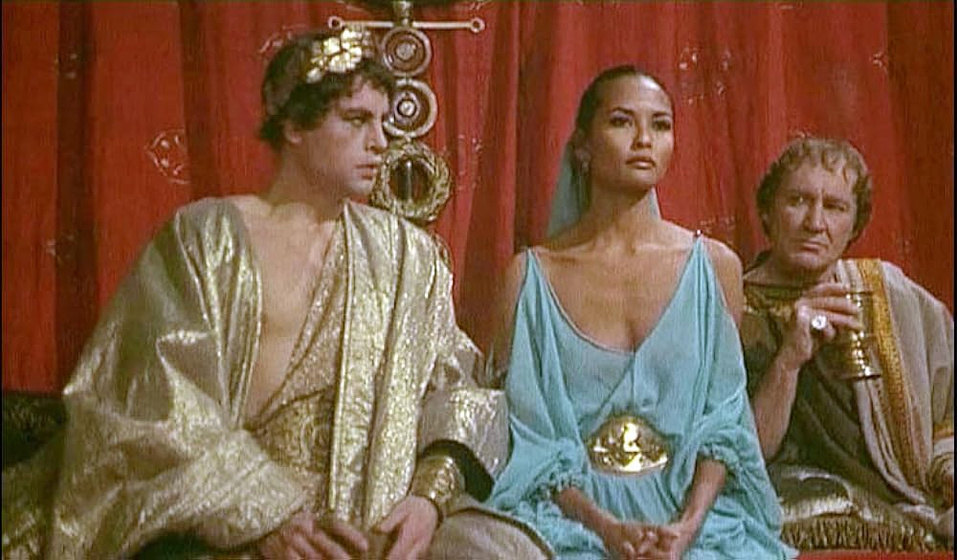 Laura Gemser, Charles Borromel y David Brandon en caligula-3-la-historia-jamas-contada