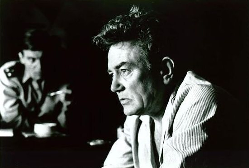 Albert Finney en El Juego Interminable
