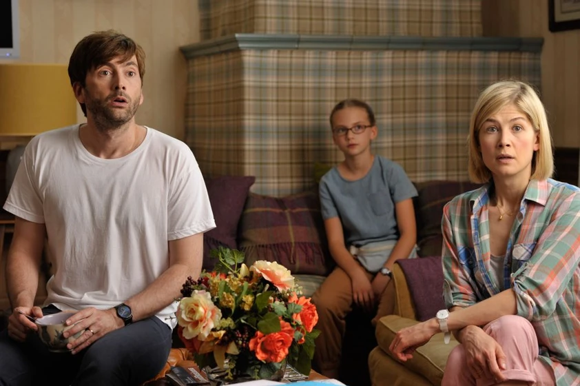 Rosamund Pike y David Tennant en nuestro-ultimo-verano-en-escocia