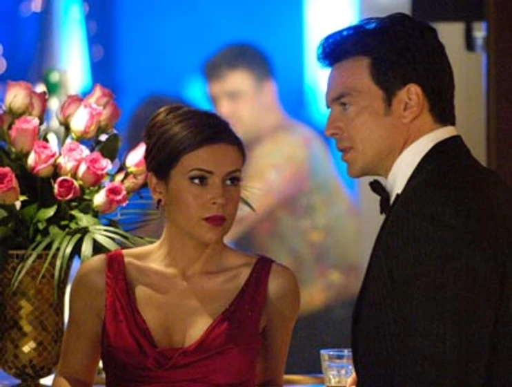 Alyssa Milano y Jason Gedrick en chica-lista