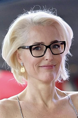 photo of person Gillian Anderson