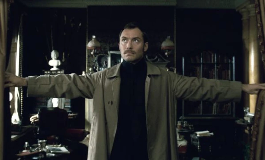Jude Law en sherlock-holmes-juego-de-sombras