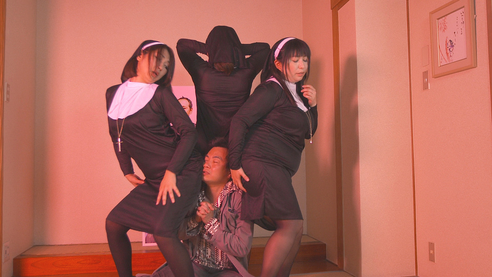 Ryôko Iori, Natsuko Kayama y Yukari Orihara en Big Boobs Sisters: The Yellow Panties of Happiness