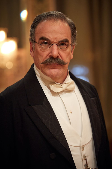 Mandy Patinkin y María Valverde en Ali & Nino