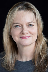picture of actor Sarah Woodward