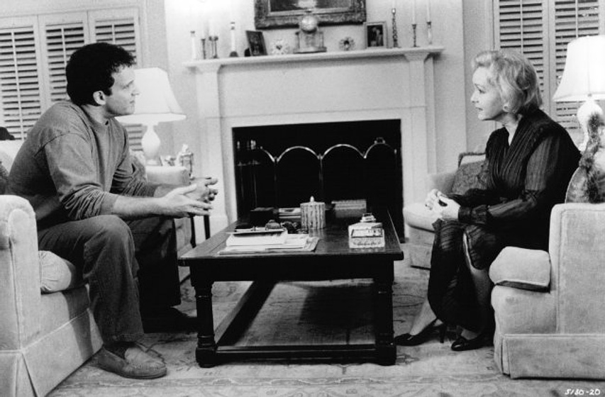 Debbie Reynolds y Albert Brooks en Las Manías de Mamá