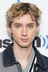 photo of person Troye Sivan