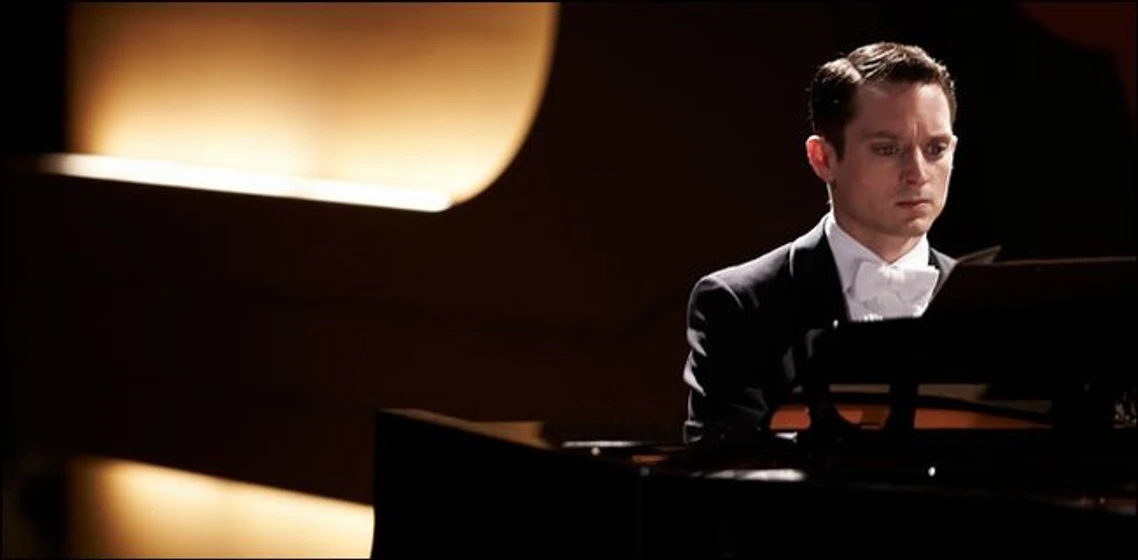 Elijah Wood en Grand Piano
