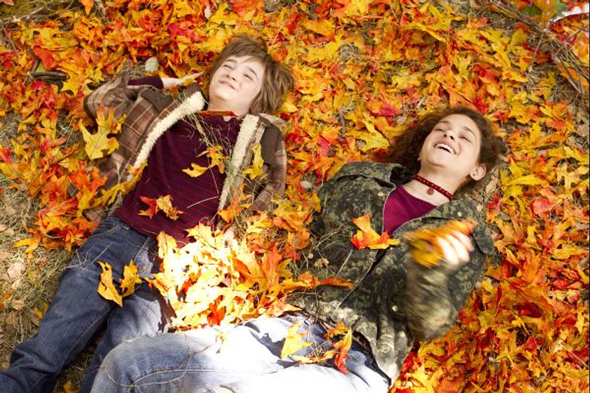 Odeya Rush y Cameron 'CJ' Adams en La Extraña vida de Timothy Green