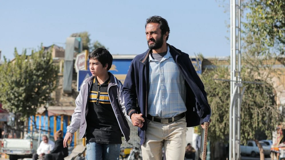 Amir Jadidi en un-heroe