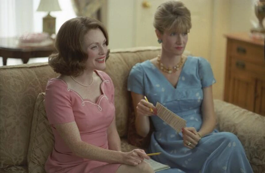Julianne Moore y Laura Dern en la-ganadora