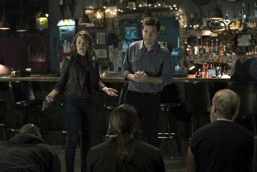 Jason Bateman y Rachel McAdams en noche-de-juegos