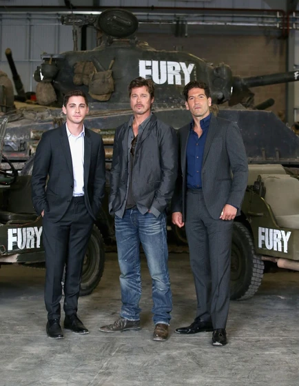 Brad Pitt, Jon Bernthal y Logan Lerman en corazones-de-acero (Photocall en Londres. 2014)