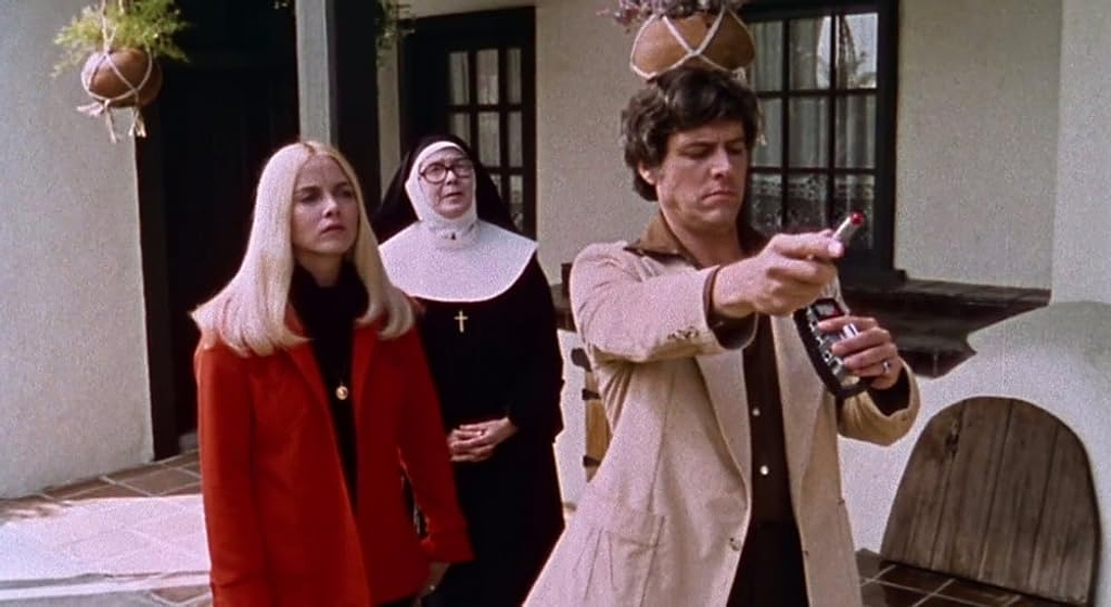 Sue Lyon, Kirk Scott y Liz Ross en Año 1999: El Fin del Mundo
