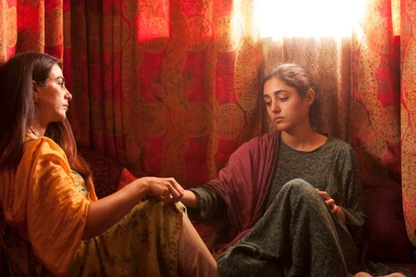 Golshifteh Farahani y Hassina Burgan en la-piedra-de-la-paciencia