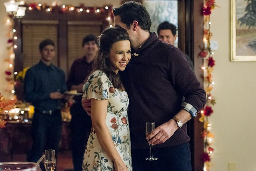 Lacey Chabert y Brennan Elliott en Con Todo Mi Corazón