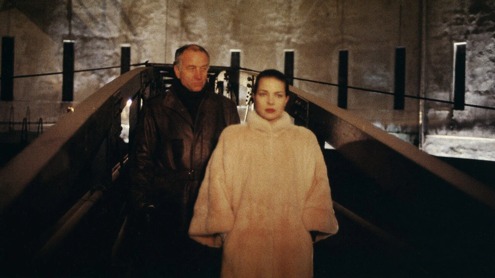 Armin Mueller-Stahl y Gudrun Landgrebe en tausend-augen