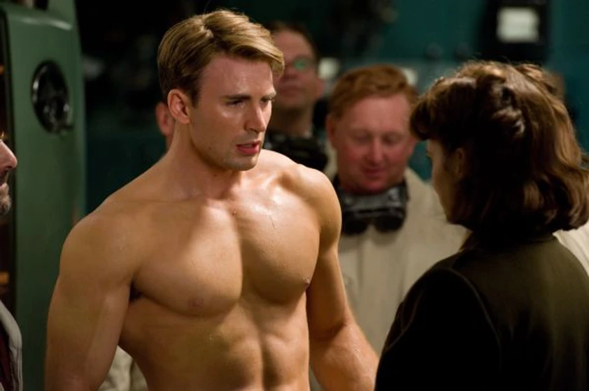 Chris Evans y Hayley Atwell en Capitán América: El primer Vengador
