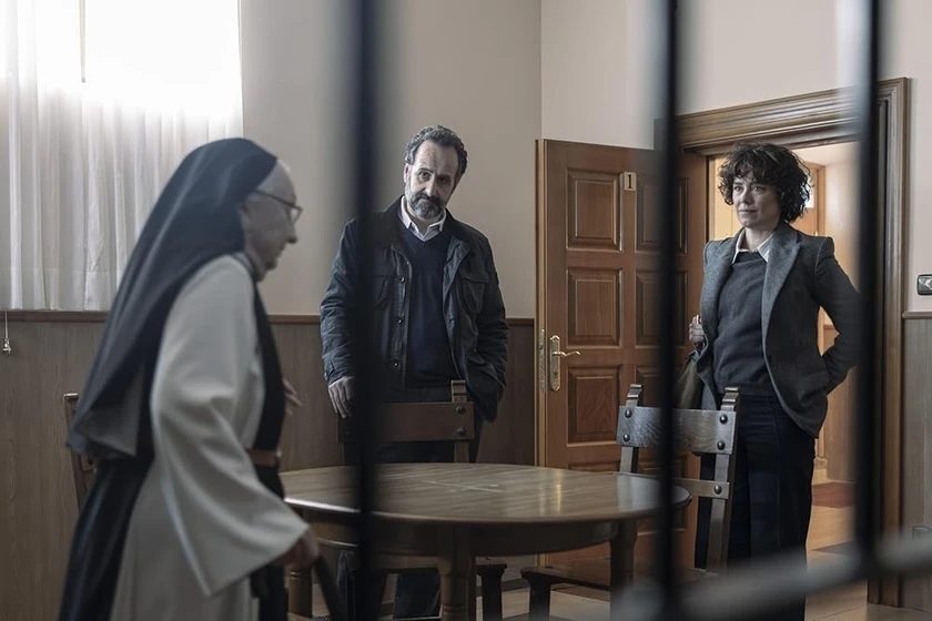 Itziar Aizpuru, Patricia López Arnaiz y Miguel Garcés en los-domingos