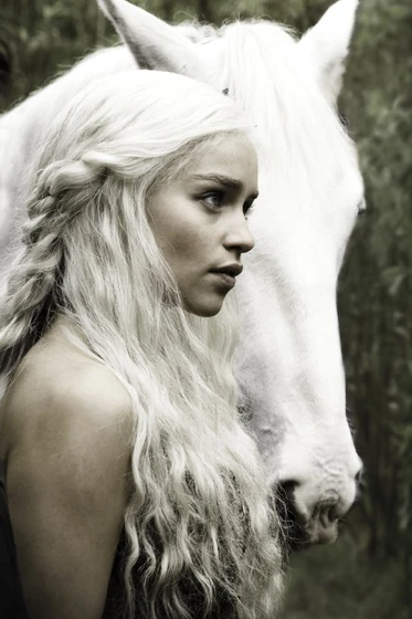 Emilia Clarke en Juego de Tronos (Daenerys Targaryen)