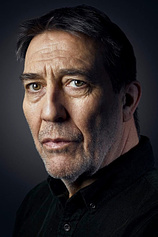 photo of person Ciarán Hinds