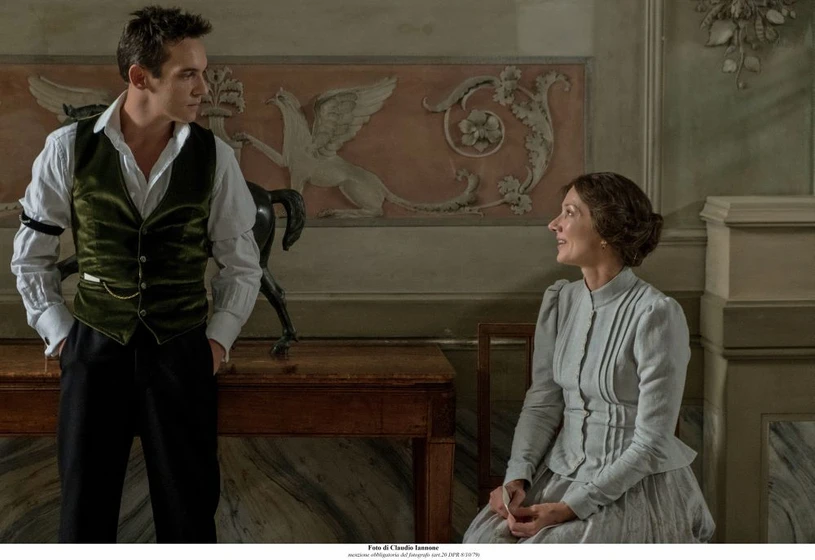 Joely Richardson y Jonathan Rhys-Meyers en los-papeles-de-aspern