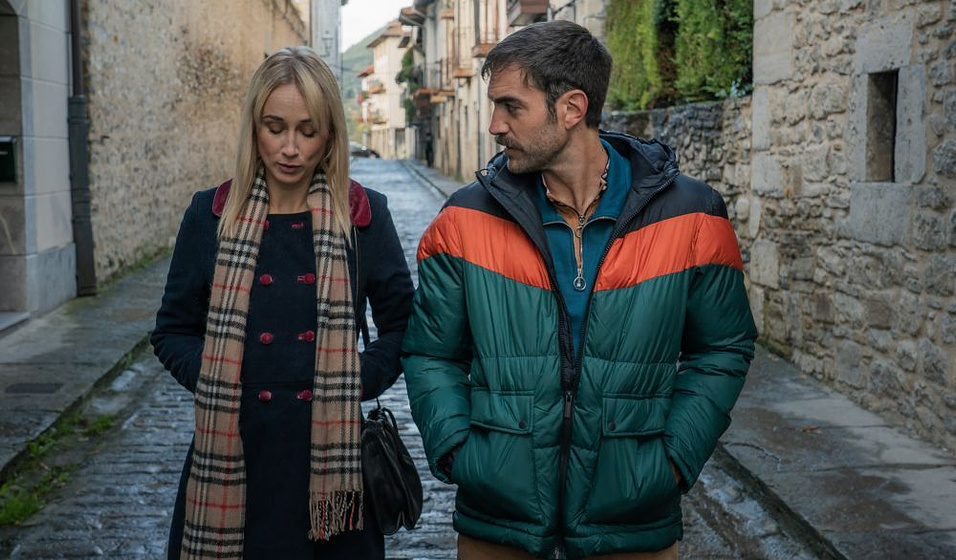 Ingrid García Jonsson y Jon Plazaola en La Pequeña Suiza