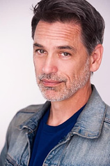 picture of actor Mark Lewis