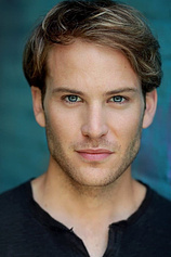 picture of actor Ben Lamb