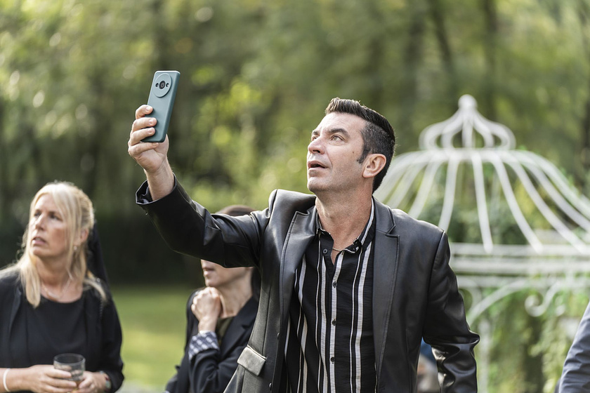 Arturo Valls en Un Funeral de Locos