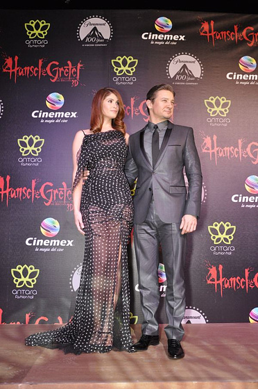 Jeremy Renner y Gemma Arterton en Hansel y Gretel. Cazadores de brujas (Premiere en Mexico. Enero 2013)