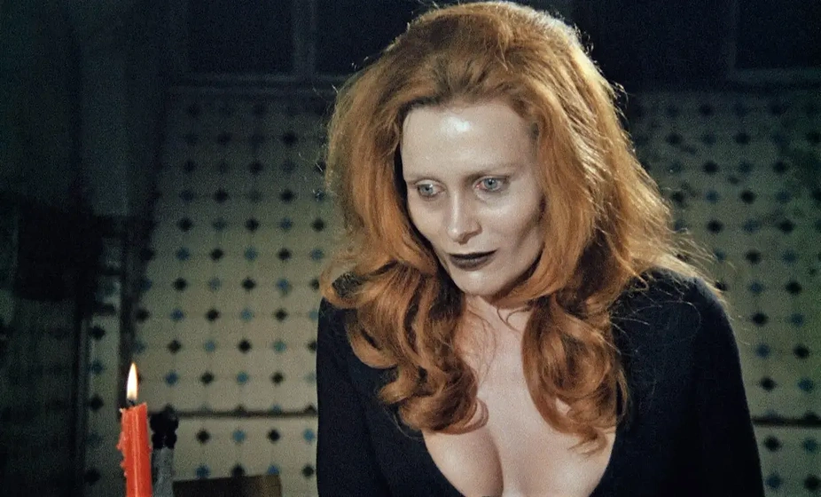 Erika Blanc en la-terrorifica-noche-del-demonio