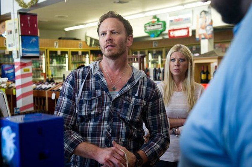 Tara Reid y Ian Ziering en Sharknado