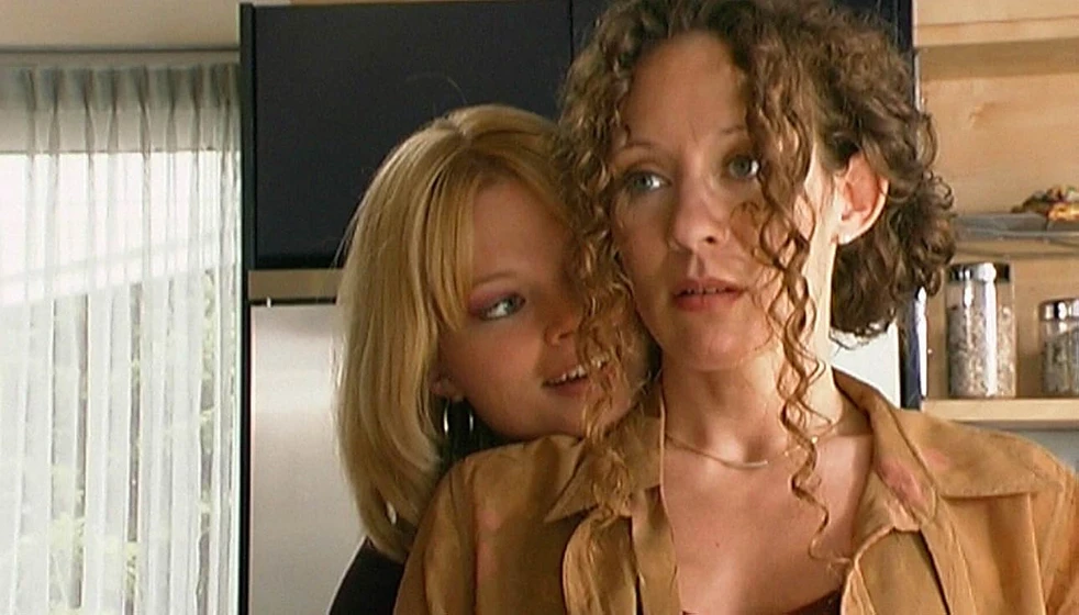 Ellen van der Koogh y Nienke Brinkhuis en swingers-2002