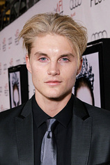 picture of actor Toby Hemingway