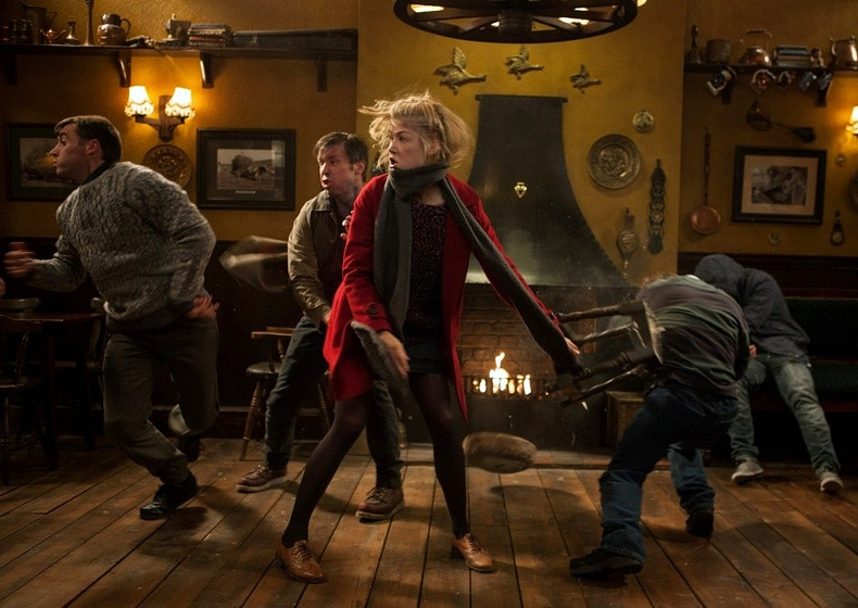 Paddy Considine y Rosamund Pike en Bienvenidos al fin del mundo