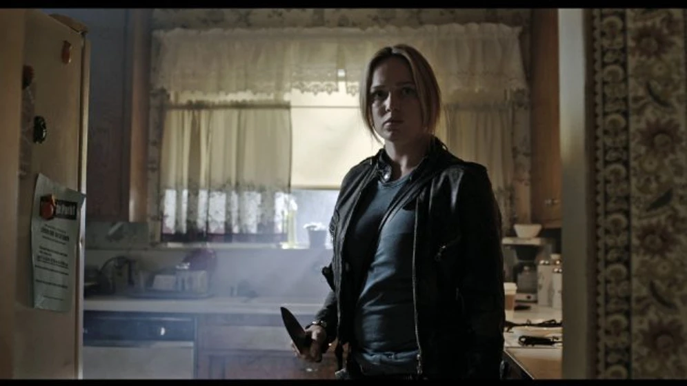 Caity Lotz en el-pacto-a9c85267-87f8-4b65-83a4-64c913416c47