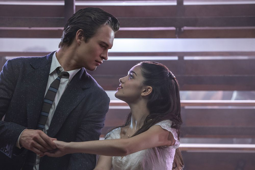 Ansel Elgort y Rachel Zegler en West Side Story