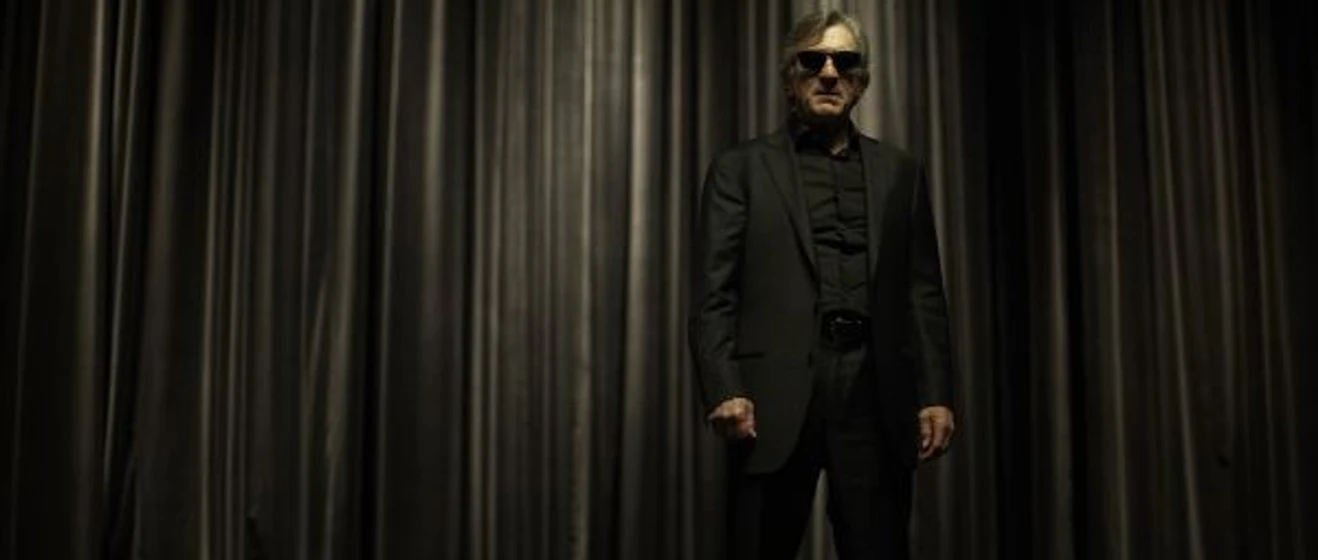 Robert De Niro en luces-rojas
